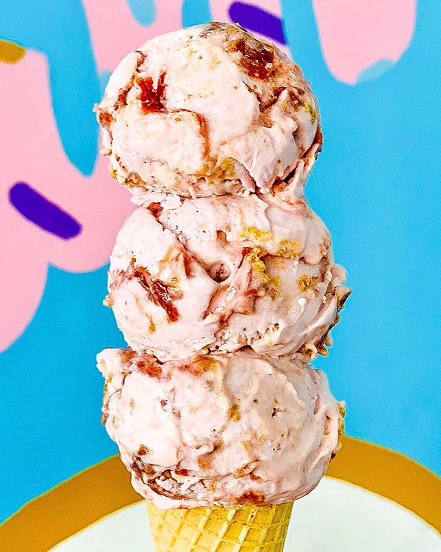 Channeling my inner child, one scoop at a time!🍦💁🏽&zwj;♀️😋💕3️⃣yummy scoops of ✨Strawberry Rhubarb✨👀👅🙌🏽creamy strawberry 🍓 ice cream with tangy rhubarb compote and graham cracker crumbles 😍
.
.
.
.
.
#threescoops #triplescoop #🍦 #🍓 #strawberryrhubarb #rhubarb #3scoops #illtakethree #sweetandtangy #tangy